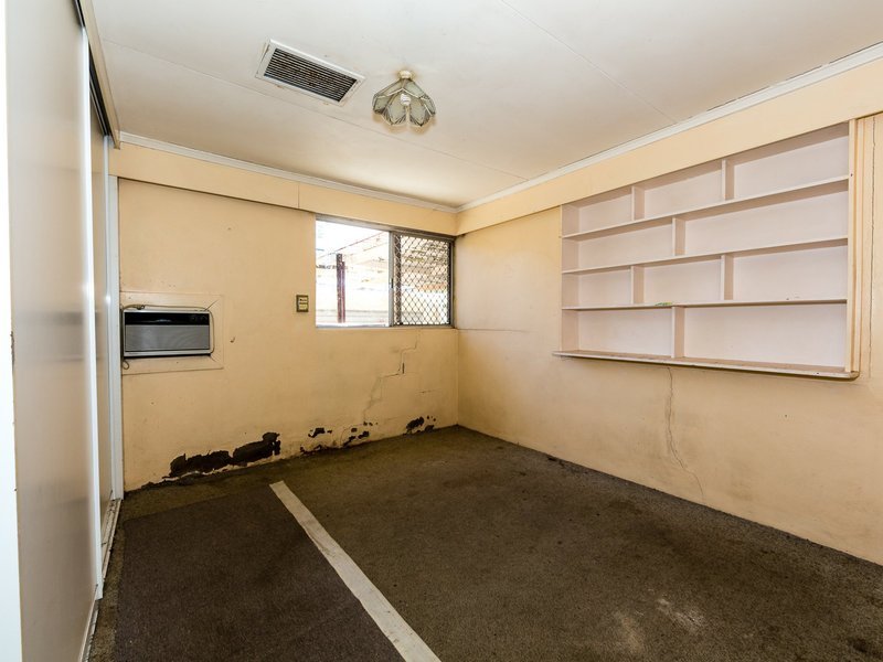 Photo - 148 Simpson Street, Mount Isa QLD 4825 - Image 16