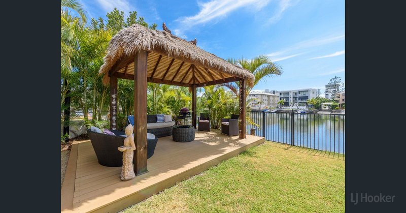 Photo - 1/48 Vaggelas Crescent, Biggera Waters QLD 4216 - Image 4