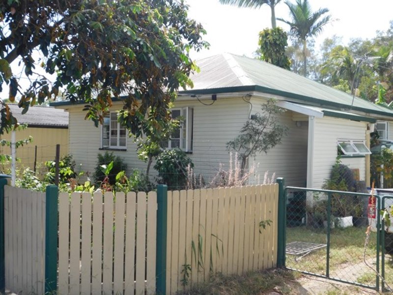 Photo - 148 Wondall Road, Manly West QLD 4179 - Image 2