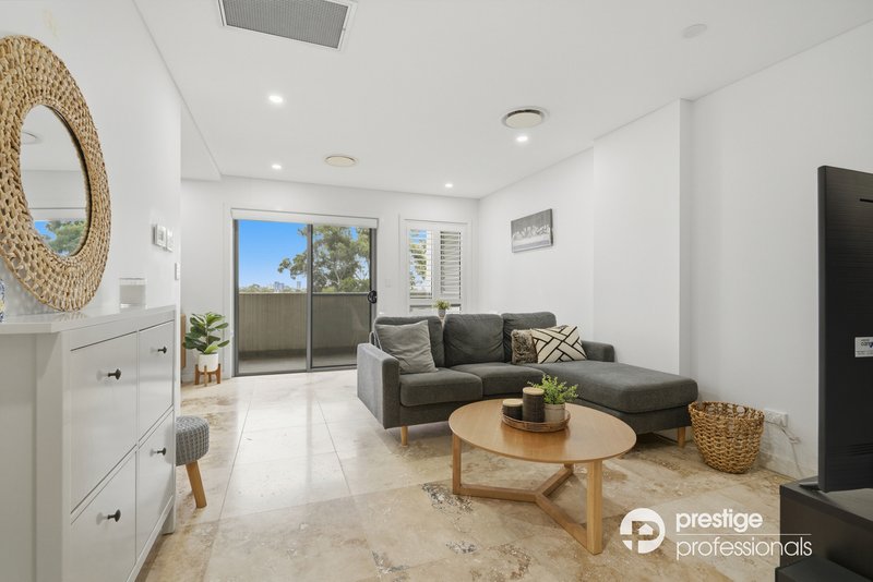 Photo - 14/80 Lucas Avenue, Moorebank NSW 2170 - Image 2