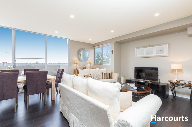 Photo - 14/863 Doncaster Road, Doncaster East VIC 3109 - Image 4