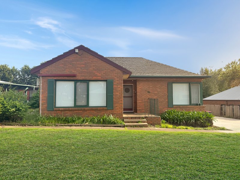 Photo - 1/49-51 White Street, Kilmore VIC 3764 - Image 1