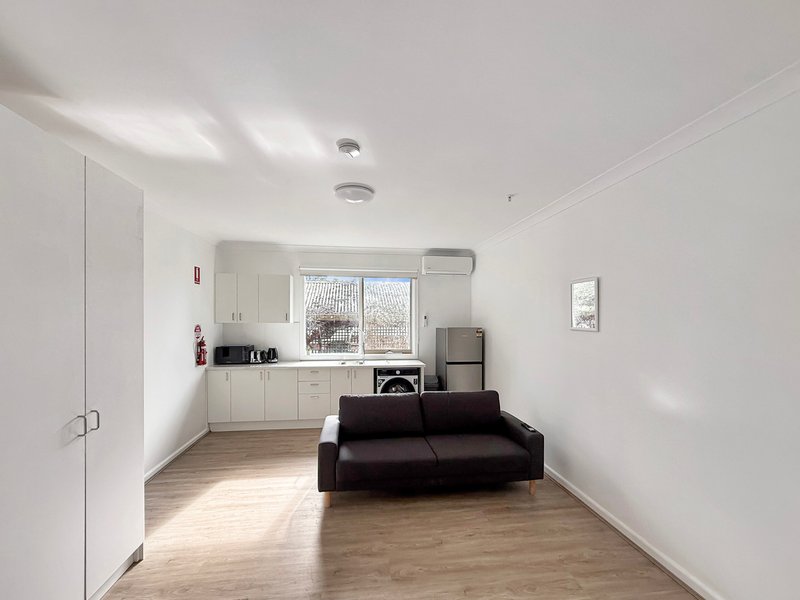 Photo - 1/49-51 White Street, Kilmore VIC 3764 - Image 5
