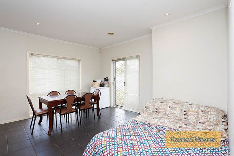 Photo - 1/49-55 Tullidge Street, Melton VIC 3337 - Image 5