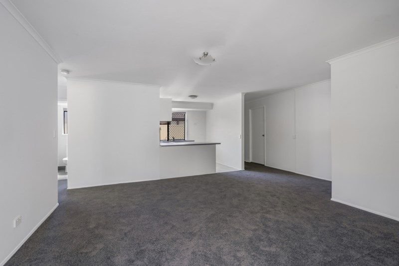 Photo - 1/49 Botanical Drive, Labrador QLD 4215 - Image 5