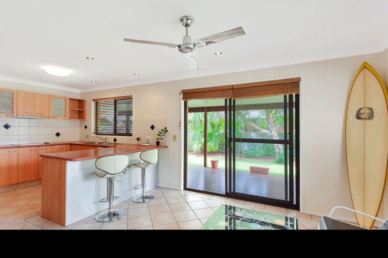 Photo - 149 Christine Avenue, Burleigh Waters QLD 4220 - Image 4