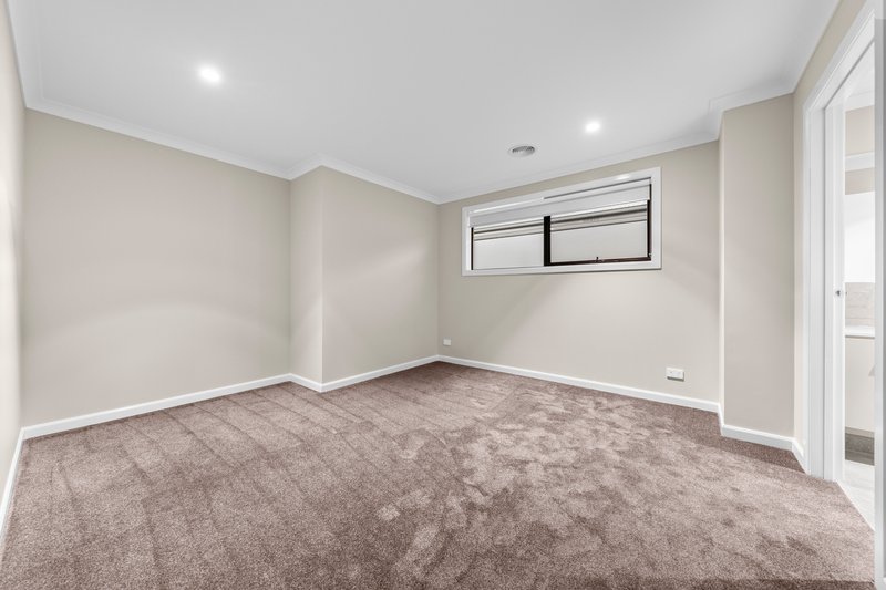 Photo - 149 Dryland Boulevard, Mickleham VIC 3064 - Image 27