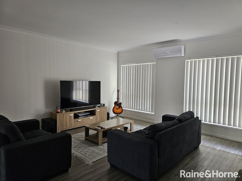 Photo - 1/49 Hillcrest Avenue, South Nowra NSW 2541 - Image 5