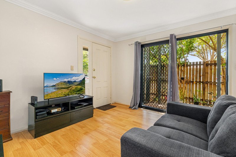 Photo - 1/49 Hood Street, Sherwood QLD 4075 - Image 5