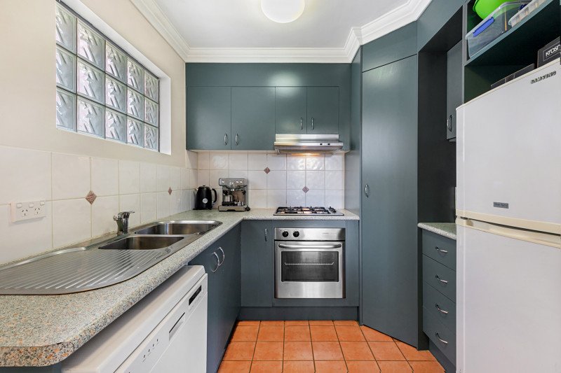 Photo - 1/49 Hood Street, Sherwood QLD 4075 - Image 6