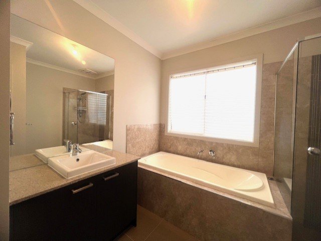 Photo - 149 Hummingbird Boulevard, Tarneit VIC 3029 - Image 12