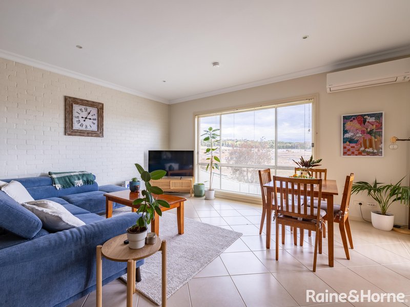 Photo - 1/49 Lavelle Street, Windradyne NSW 2795 - Image 4