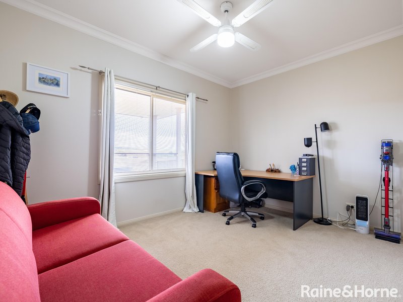 Photo - 1/49 Lavelle Street, Windradyne NSW 2795 - Image 8