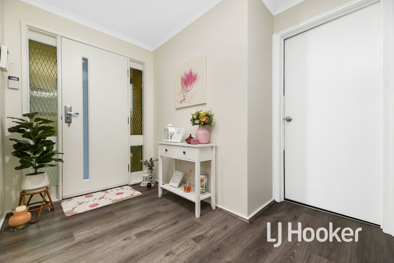 Photo - 1/49 Loch Street, Cranbourne VIC 3977 - Image 12