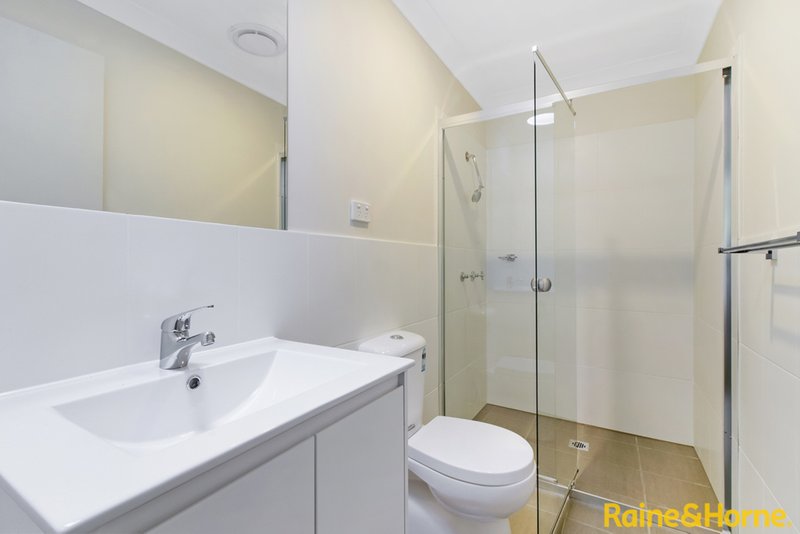 Photo - 1/49 Mamre Rd , St Marys NSW 2760 - Image 6