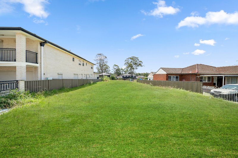 Photo - 149 Meadows Road, Mount Pritchard NSW 2170 - Image 3