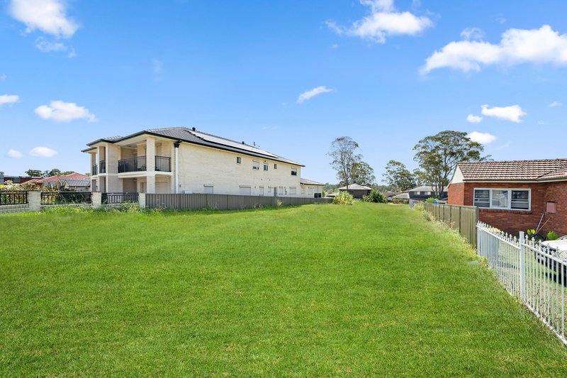 Photo - 149 Meadows Road, Mount Pritchard NSW 2170 - Image 4