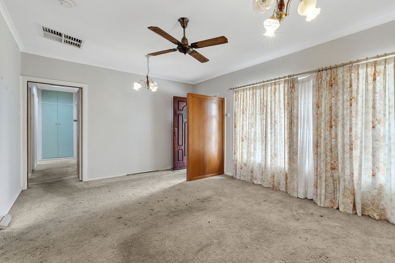 Photo - 149 Peachey Road, Davoren Park SA 5113 - Image 3