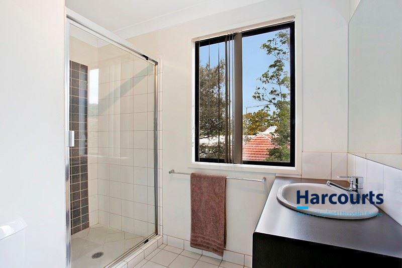 Photo - 1/49 Stanley Street, Indooroopilly QLD 4068 - Image 6