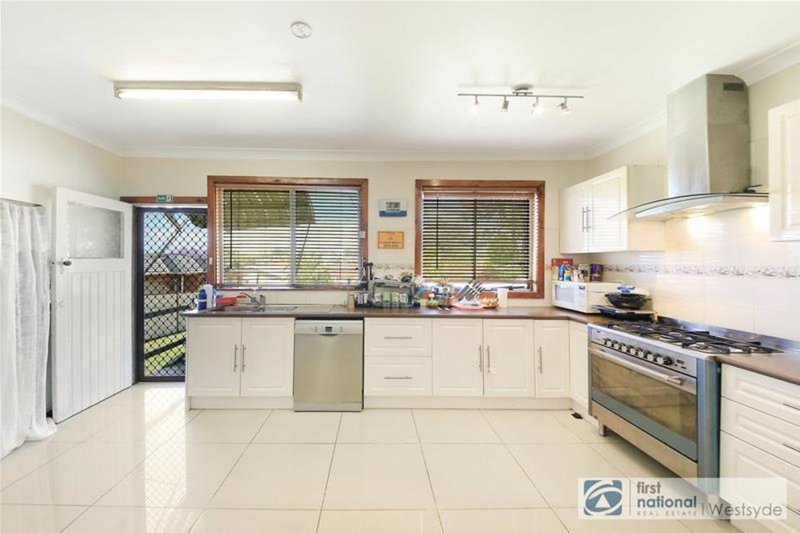 Photo - 149 Targo Road, Girraween NSW 2145 - Image 2