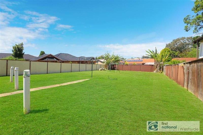 Photo - 149 Targo Road, Girraween NSW 2145 - Image 8