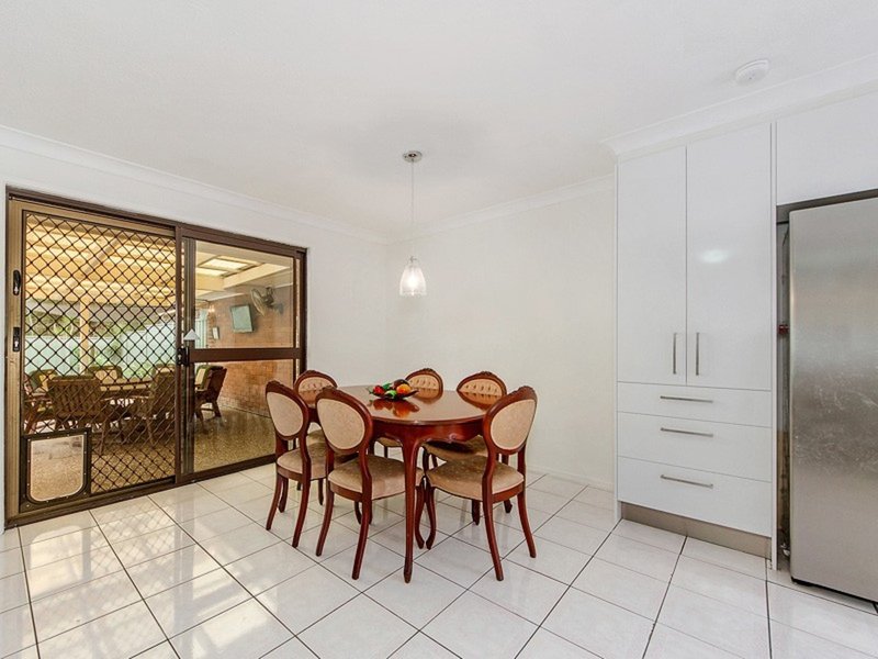 Photo - 1/49 Treeview Drive, Burleigh Waters QLD 4220 - Image 4