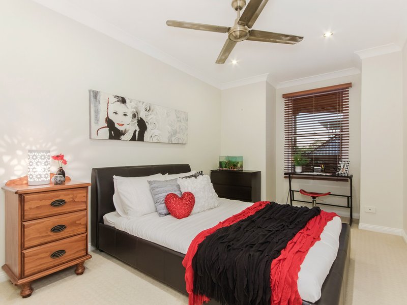 Photo - 149 Universal Street, Oxenford QLD 4210 - Image 13