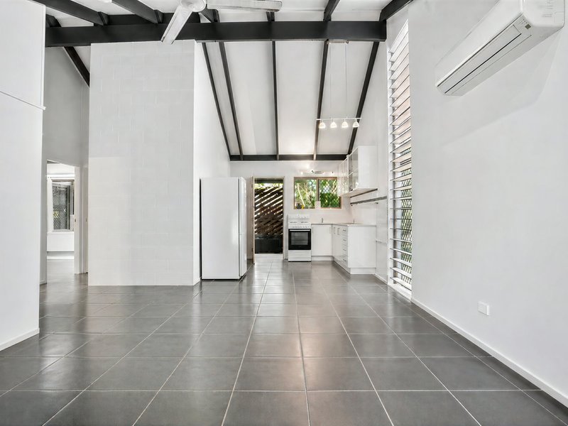 Photo - 1/496 Varley Street, Yorkeys Knob QLD 4878 - Image 2