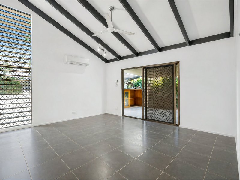 Photo - 1/496 Varley Street, Yorkeys Knob QLD 4878 - Image 4