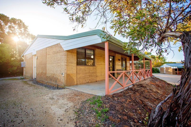 Photo - 1/49A Veal Street, Hopetoun WA 6348 - Image 2