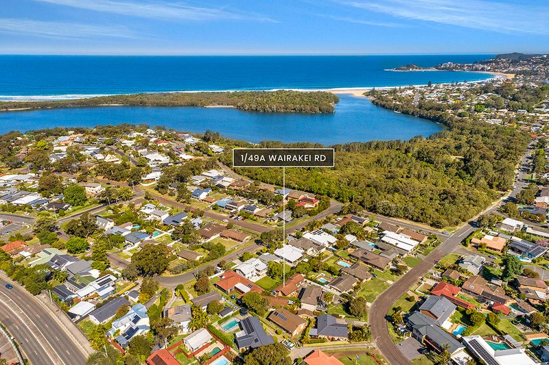 Photo - 1/49a Wairakei Road, Wamberal NSW 2260 - Image 2