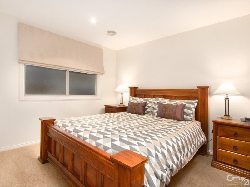 Photo - 1/4A Buchanan Road, Berwick VIC 3806 - Image 10