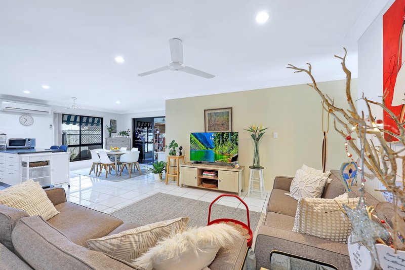 Photo - 1/4A Hillvue Crescent, Avoca QLD 4670 - Image 7