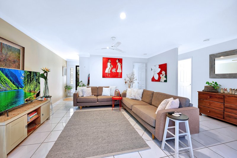 Photo - 1/4A Hillvue Crescent, Avoca QLD 4670 - Image 9