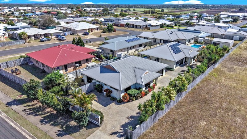 Photo - 1/4A Hillvue Crescent, Avoca QLD 4670 - Image 28