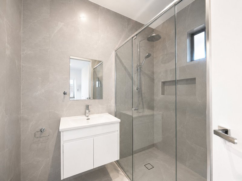Photo - 14A Merryweather Close, Minto NSW 2566 - Image 7