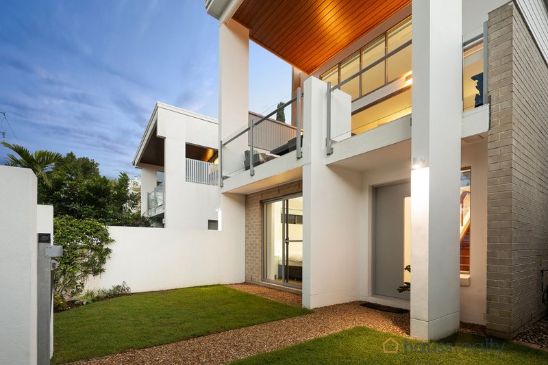 Photo - 14A Newcross Street, Indooroopilly QLD 4068 - Image 3
