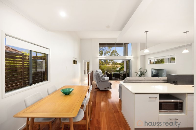 Photo - 14A Newcross Street, Indooroopilly QLD 4068 - Image 4