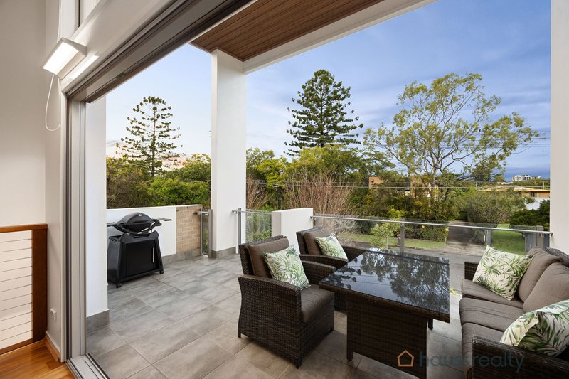 Photo - 14A Newcross Street, Indooroopilly QLD 4068 - Image 7