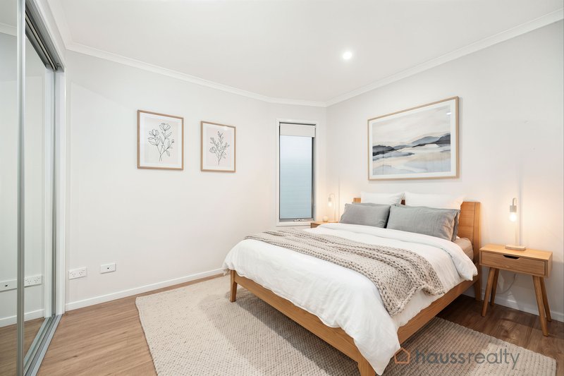 Photo - 14A Newcross Street, Indooroopilly QLD 4068 - Image 16