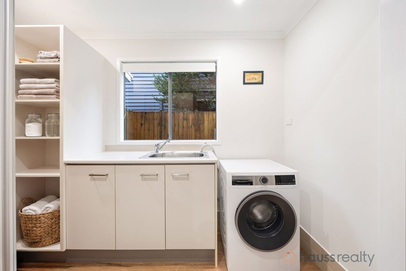 Photo - 14A Newcross Street, Indooroopilly QLD 4068 - Image 17