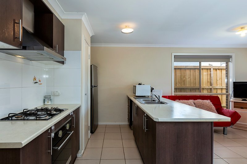 Photo - 14B Bowerbird Place, Truganina VIC 3029 - Image 6