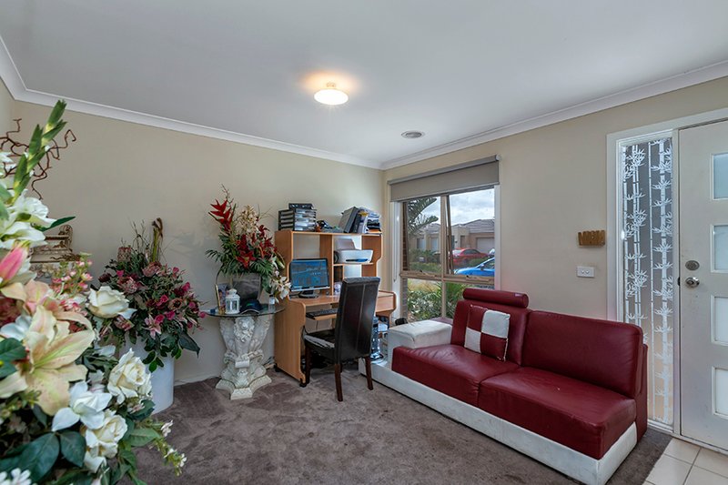 Photo - 14B Bowerbird Place, Truganina VIC 3029 - Image 8