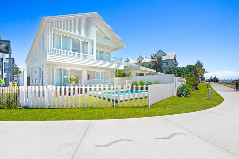 Photo - 14B Darwalla Avenue, Currumbin QLD 4223 - Image 2