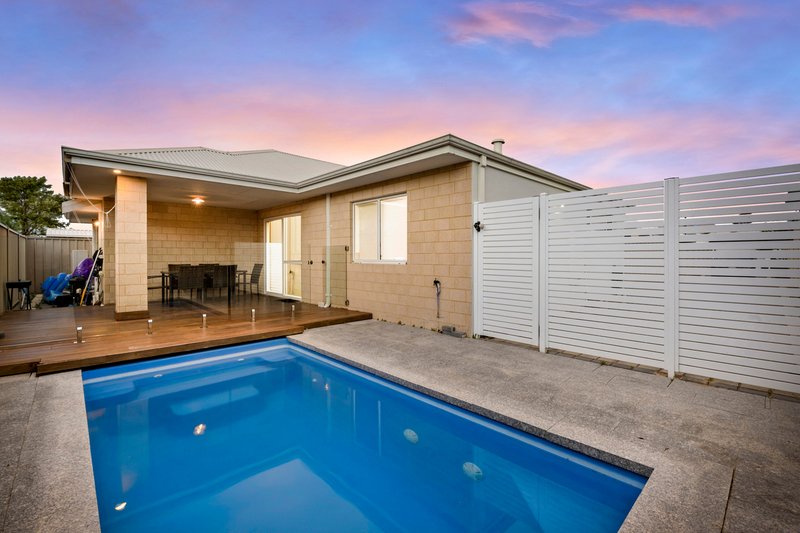 14B Riverina Parade, Lake Coogee WA 6166