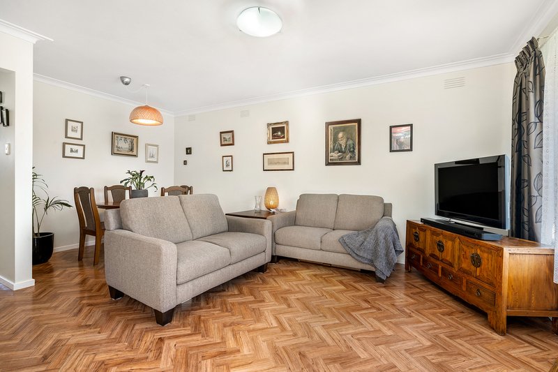 Photo - 1/4B Wordsworth Avenue, Clayton South VIC 3169 - Image 2