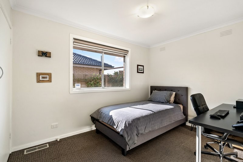 Photo - 1/4B Wordsworth Avenue, Clayton South VIC 3169 - Image 6