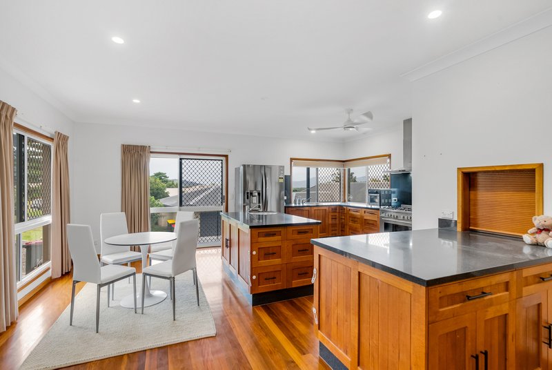 Photo - 1/4D Trundle Terrace, Whitfield QLD 4870 - Image 8