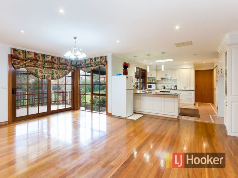 Photo - 15-16 St James Court, Narre Warren VIC 3805 - Image 6