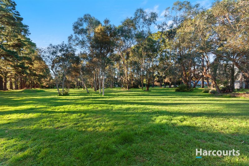 Photo - 15-17 Chandlers Lane, Kilsyth South VIC 3137 - Image 4